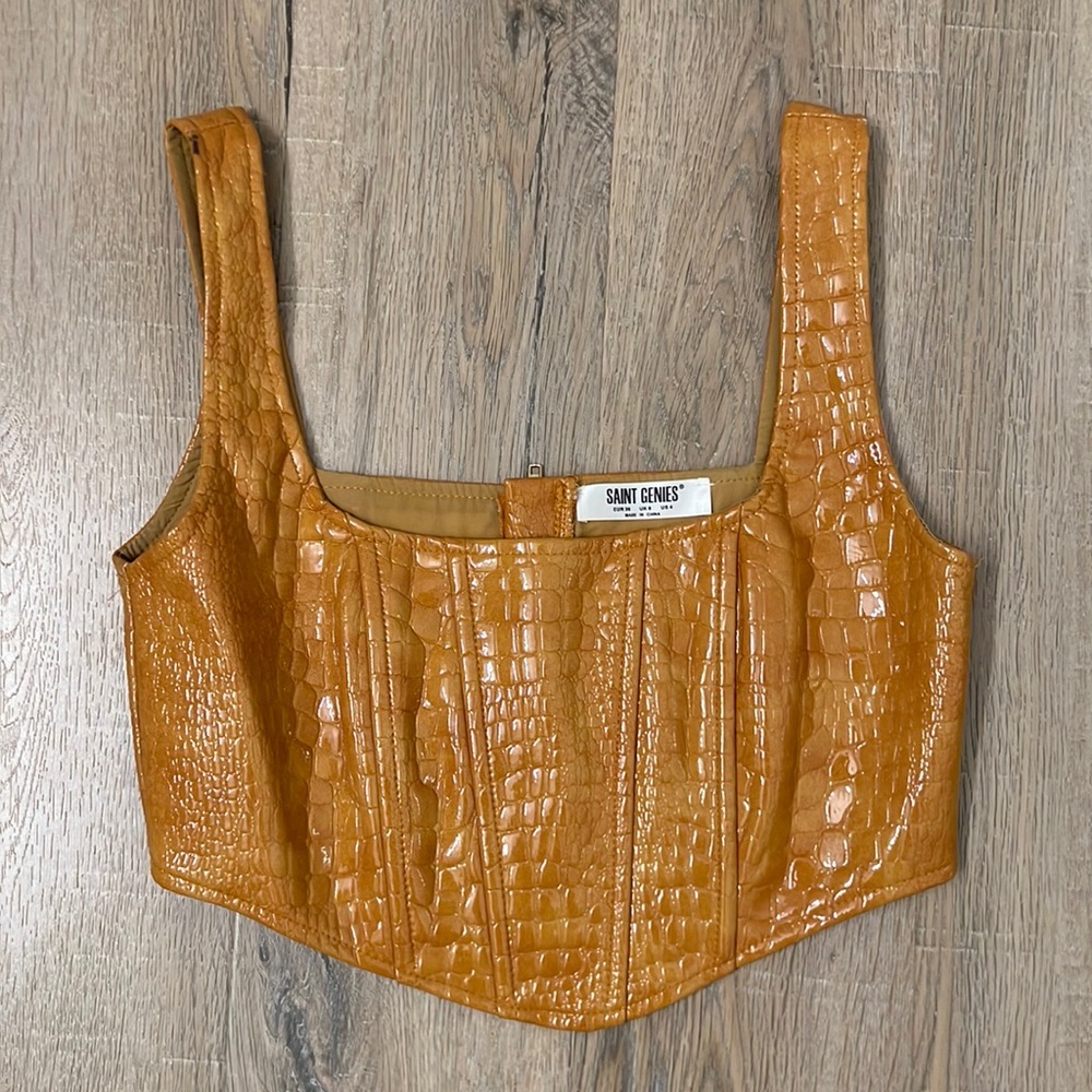 TEXTURED CORSET CROP TOP
